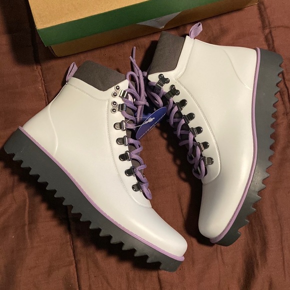 Waterproof Bootie by Jambi Brand. NWT! - Picture 13 of 16